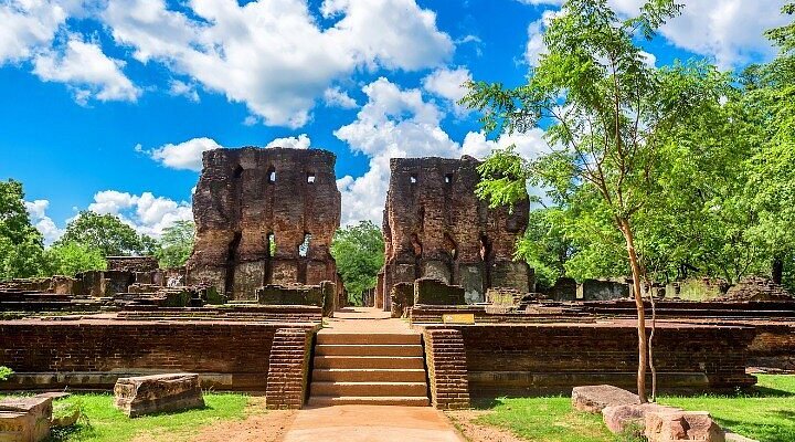 Menikdena Archaeological Reserve and Arboretum